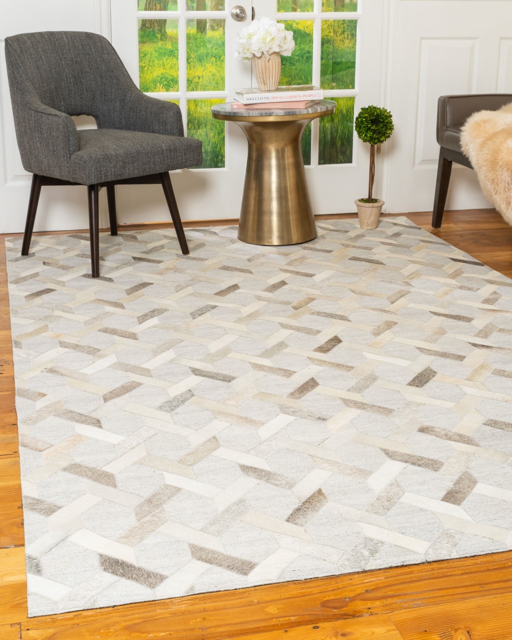 5 Ways To Use Cowhide Patchwork Rugs Buzztowns
