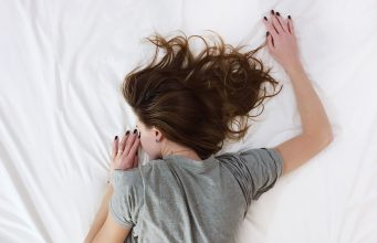 4 Ways to Get Healthy Sleeping Habits