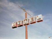 How Pylon Signs can Make Your Business to Standout? motel-pylon-sing
