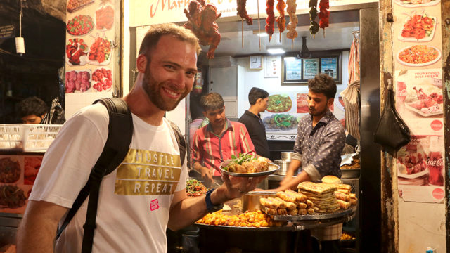 7 ICONIC STREET FOODS EVERY WORLD TRAVELER MUST TRY