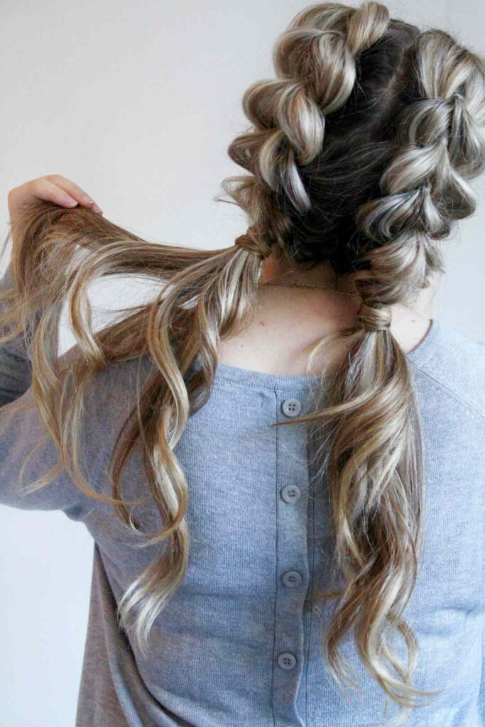Hairstyle Ideas for a Fashionable Thanksgiving