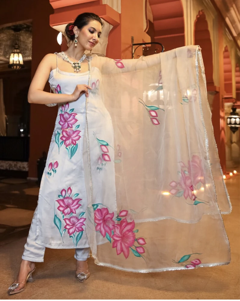 Women Cotton Blend Kurti Pant Dupatta Set