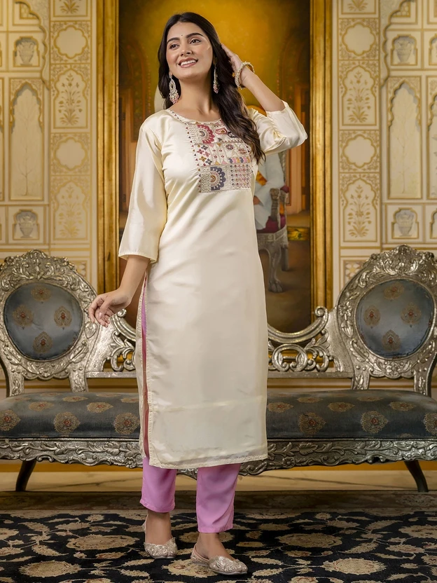 Women Solid Silk Blend Straight Kurta