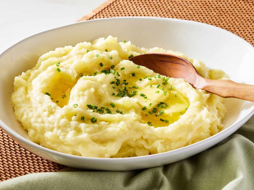Garlic and Sour Cream Mashed Potatoes